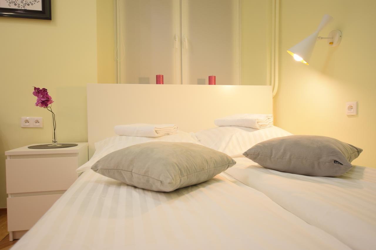Elegant Apartment Copernicus Varşova Dış mekan fotoğraf