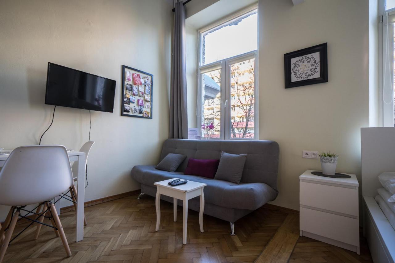 Elegant Apartment Copernicus Varşova Dış mekan fotoğraf