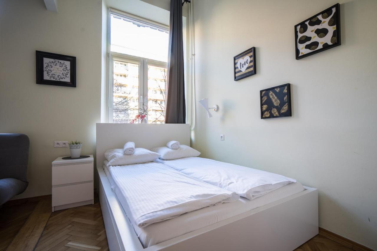 Elegant Apartment Copernicus Varşova Dış mekan fotoğraf